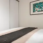 Modern And Cozy 2-Bedroom With Pool And Gym
