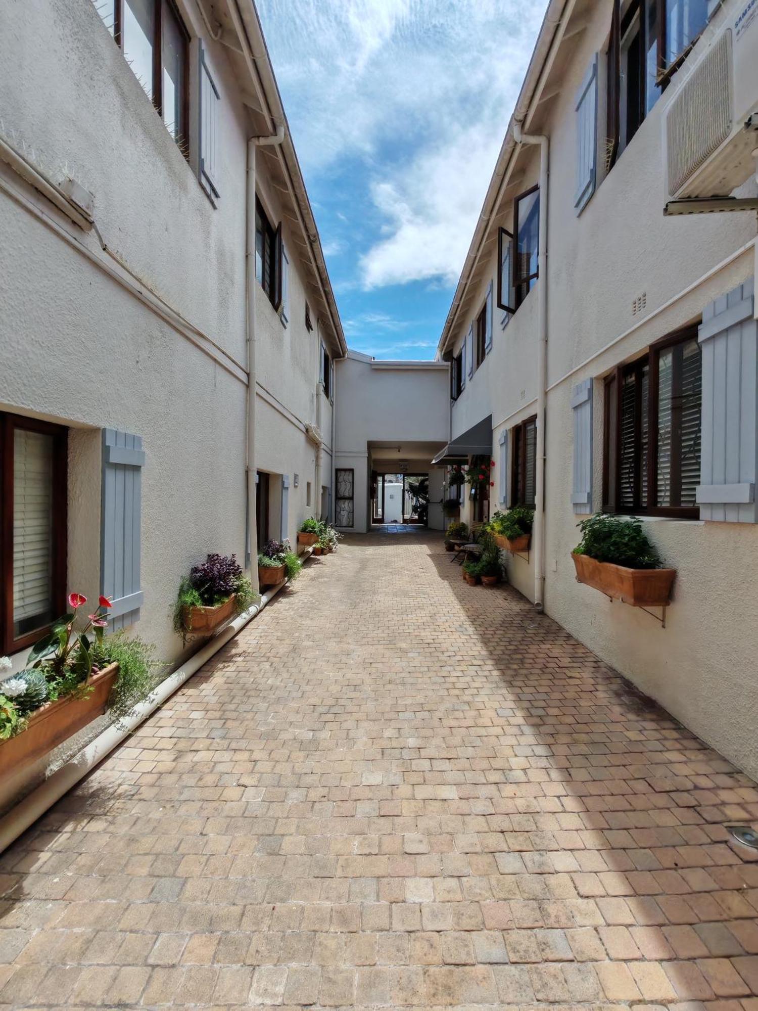 Apartment Modern And Cozy 2-bedroom With Pool And Gym *