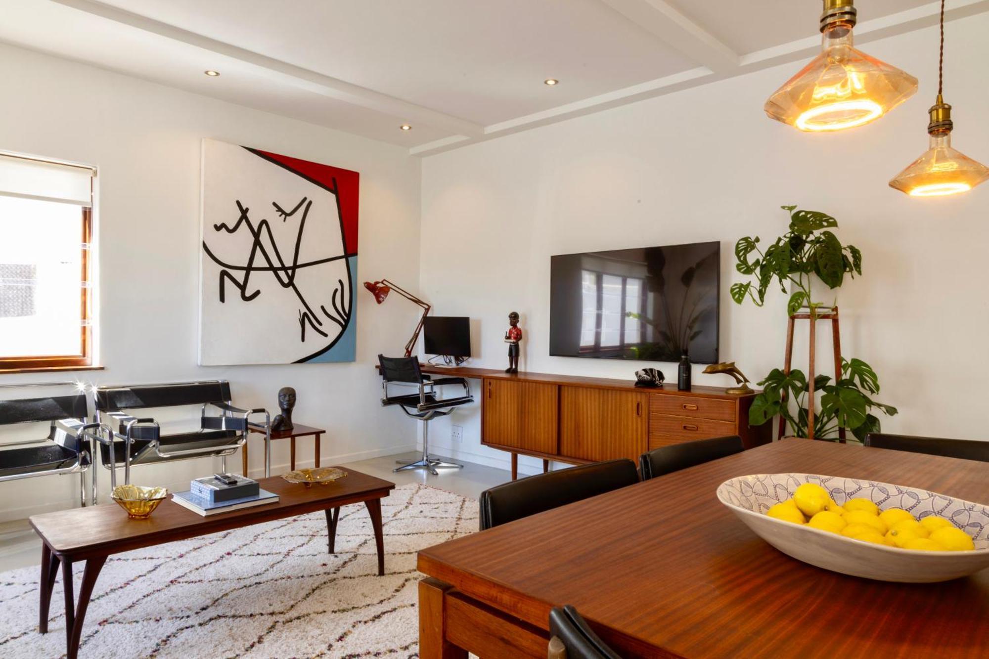 Modern And Cozy 2-bedroom With Pool And Gym