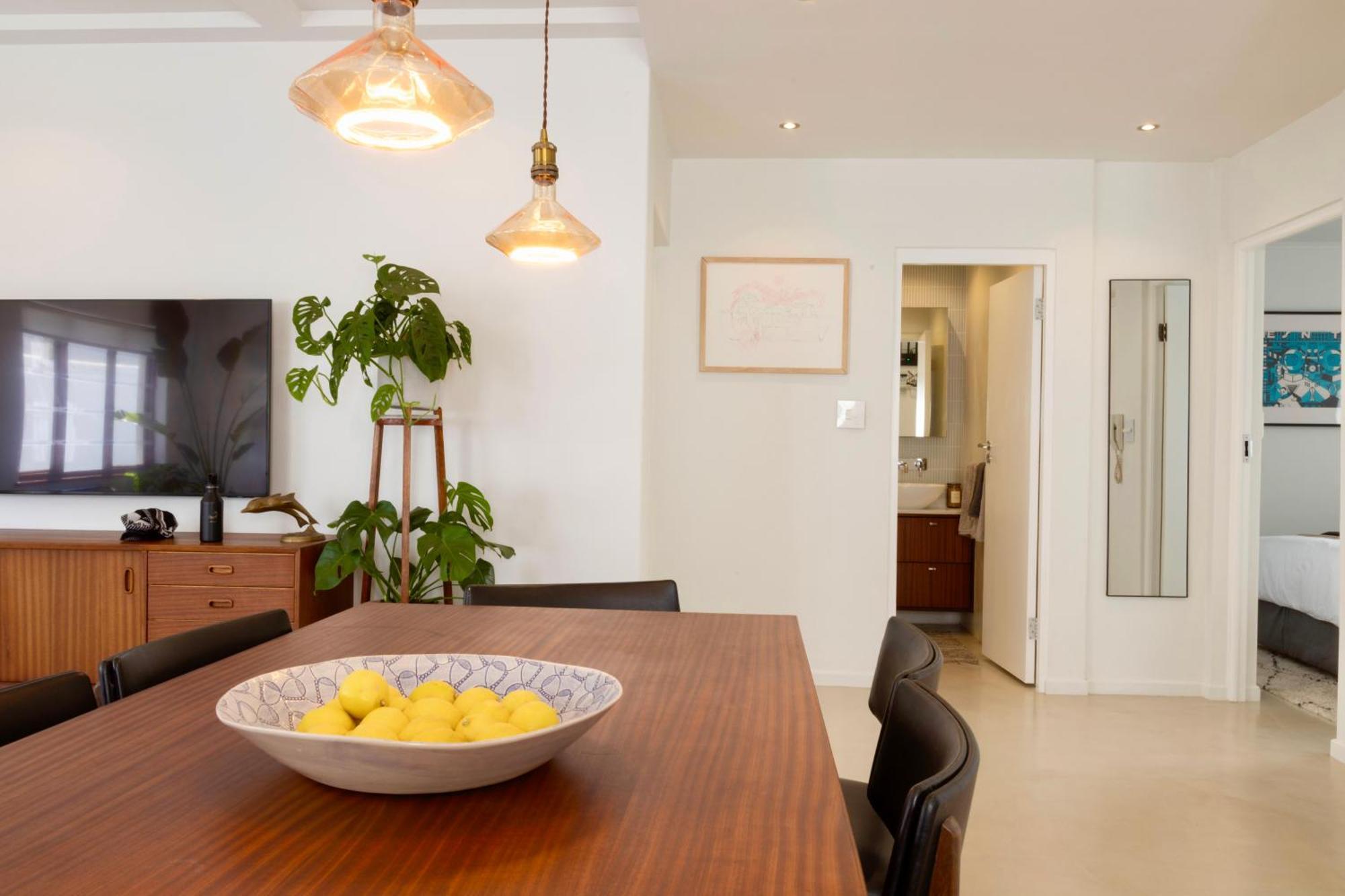 Modern And Cozy 2-bedroom With Pool And Gym Apartment
