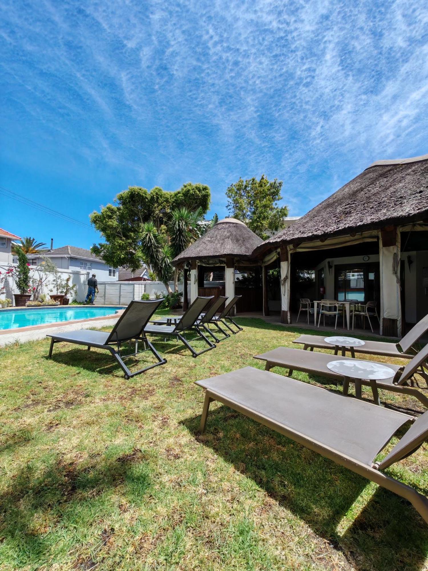 Modern And Cozy 2-bedroom With Pool And Gym Apartment Cape Town