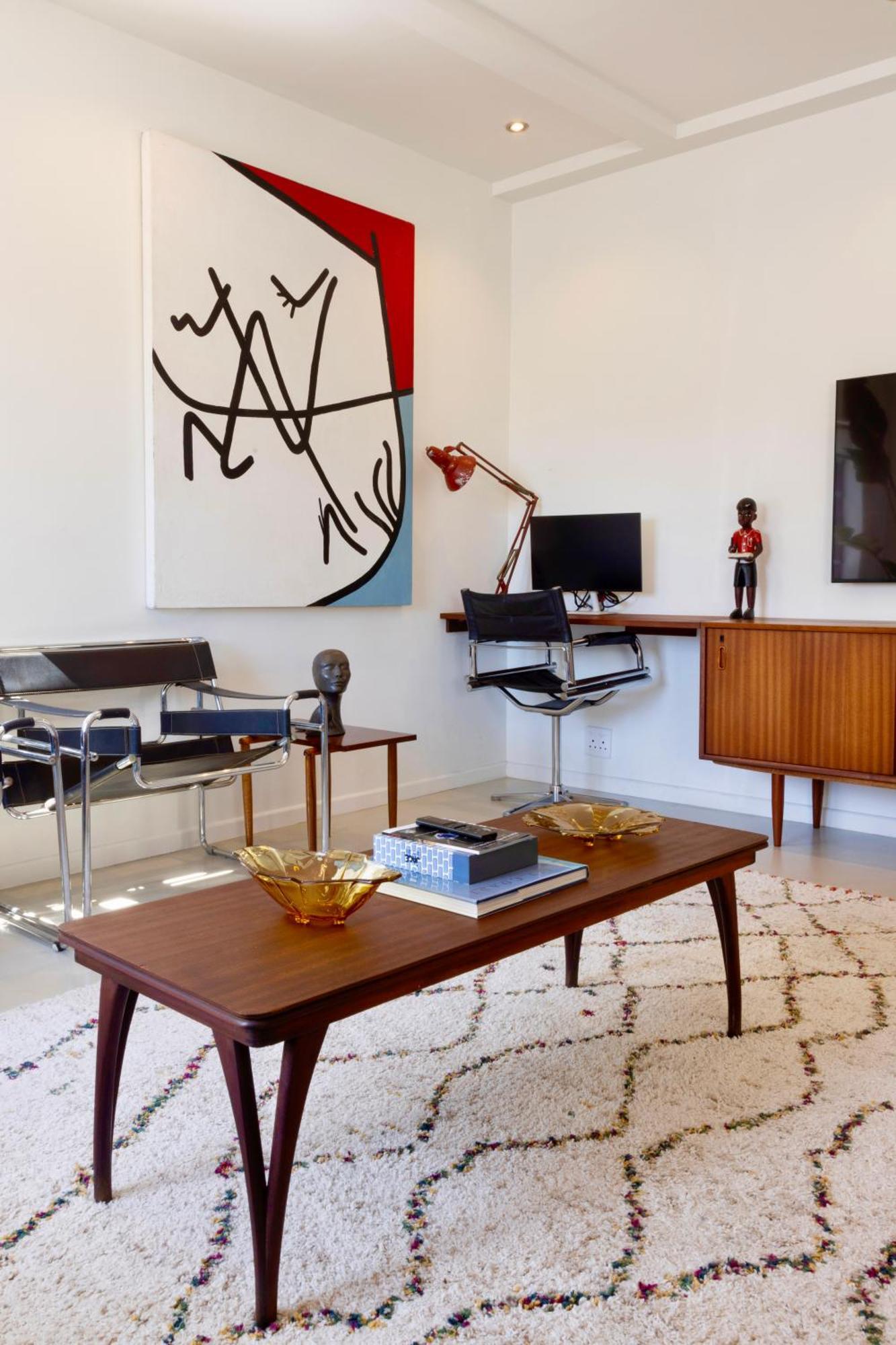 Modern And Cozy 2-bedroom With Pool And Gym *